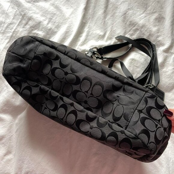 Coach Signature Soho Large Hobo Buckle Shoulder Bag - Picture 7 of 8